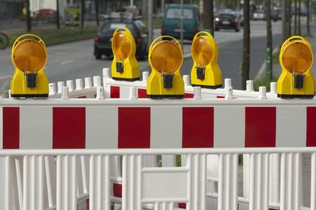 Teilstück der Kreisstraße 35 in Barkhausen für eine Woche voll geperrt. Foto: © Ralf Gosch/fotolia.com
